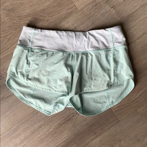 Lululemon 2.5’’ Speed Up Shorts